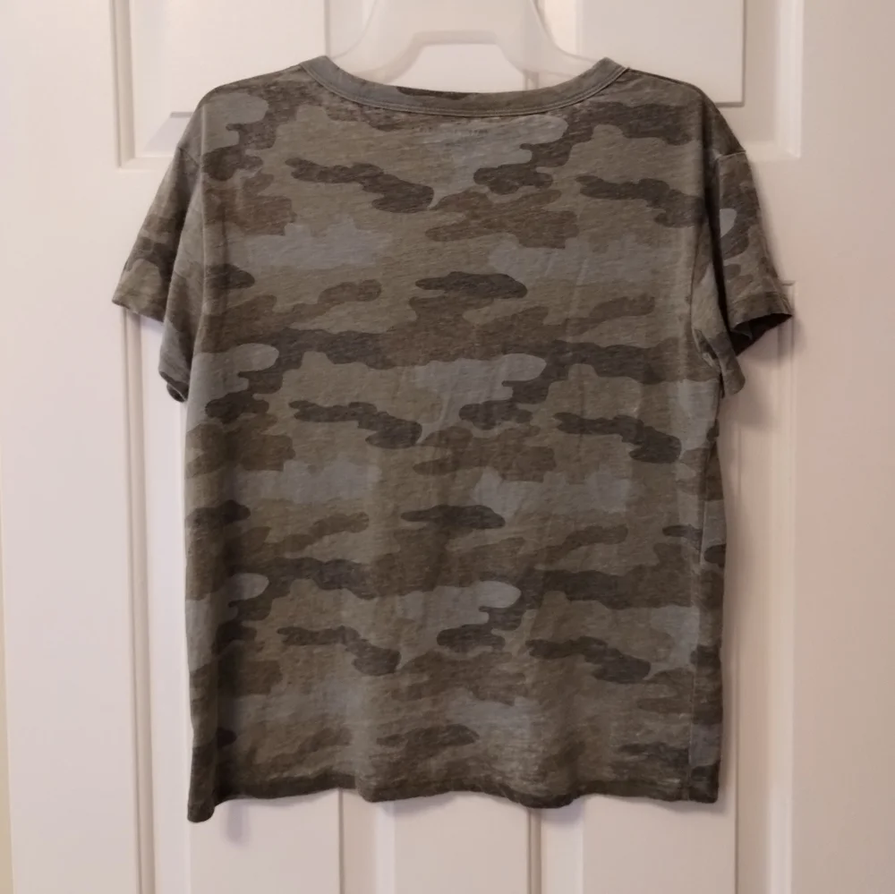 American Eagle camo crop tee - Picture 2 of 7